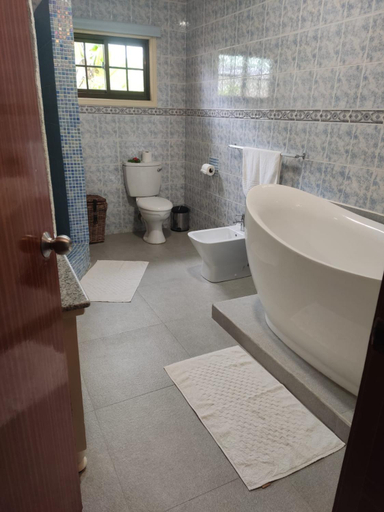 Bathroom 3, Oceane Self Catering - Seychelles