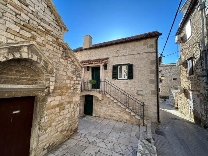 Others 5, Mikula and Cvita stone house, Split