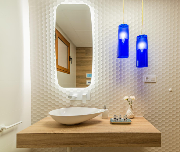 Bathroom, Renteando Albir Apartments, Alicante