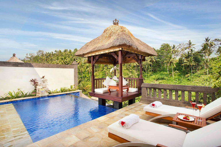 Swimming Pool 13