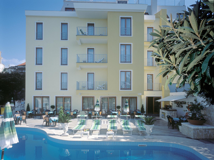 Exterior & Views 2, Hotel Albatros, Napoli