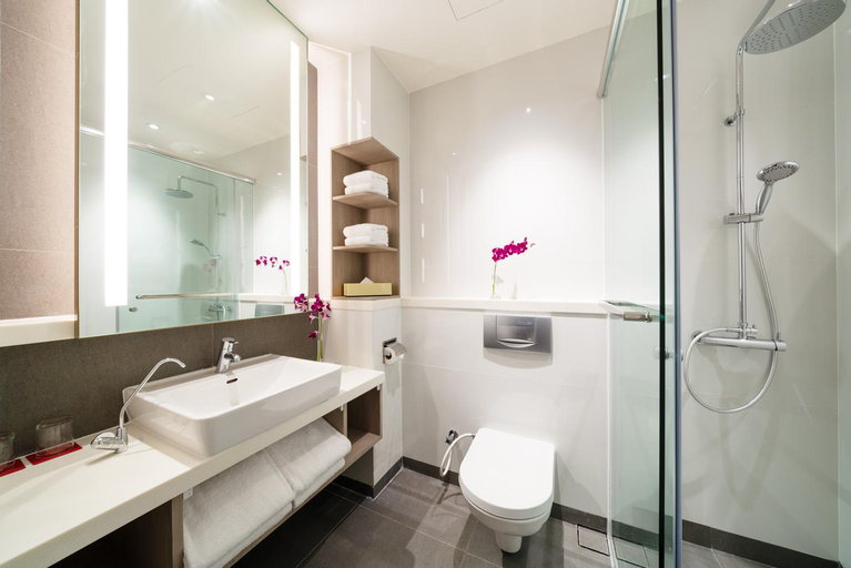 Bathroom 14