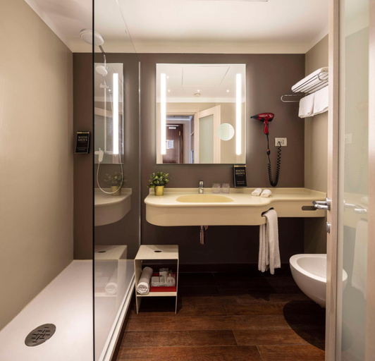 Bathroom 6