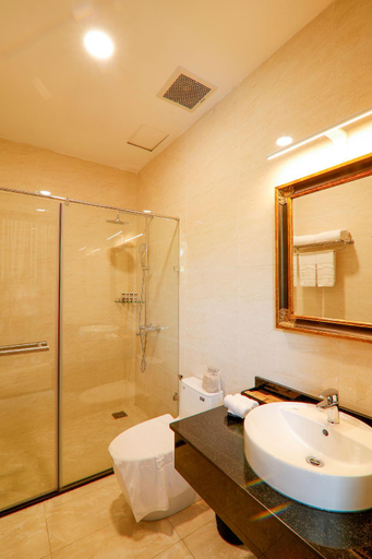 Bathroom 10