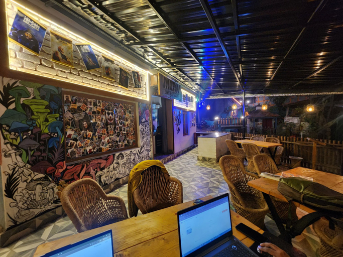 Others 5, Hollywood Camps and Restaurant Bir, Kangra