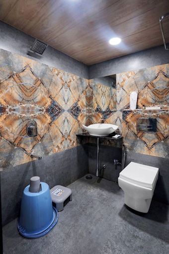 Bathroom, Hotel Regal Heaven, Pune
