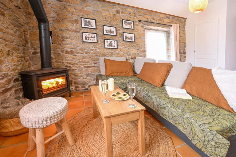 Others 5, Ker Gana Sauna, jacuzzi, poele a bois, Finistère