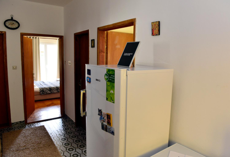 Others 2, Sobe Tivat