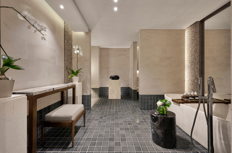 Bathroom 28