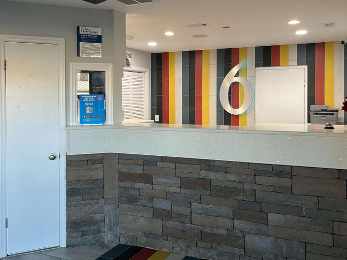Public Area 2, Motel 6 Greenville, NC – ECU-Medical Center, Pitt