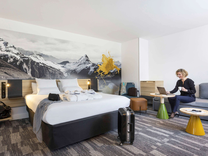Bedroom 4, Novotel Annecy Centre, Haute-Savoie
