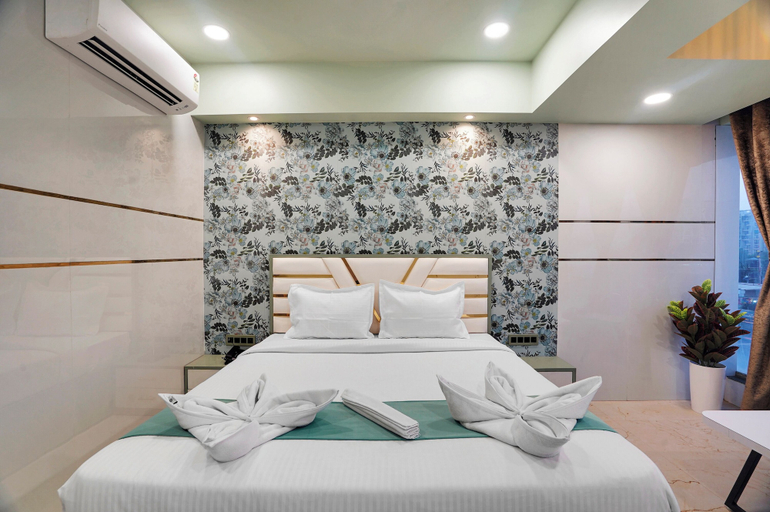 Bedroom 1, Hotel Regal Heaven, Pune