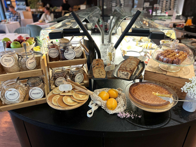 Food & Drinks 5, Mercure Bordeaux Airport Hotel, Gironde