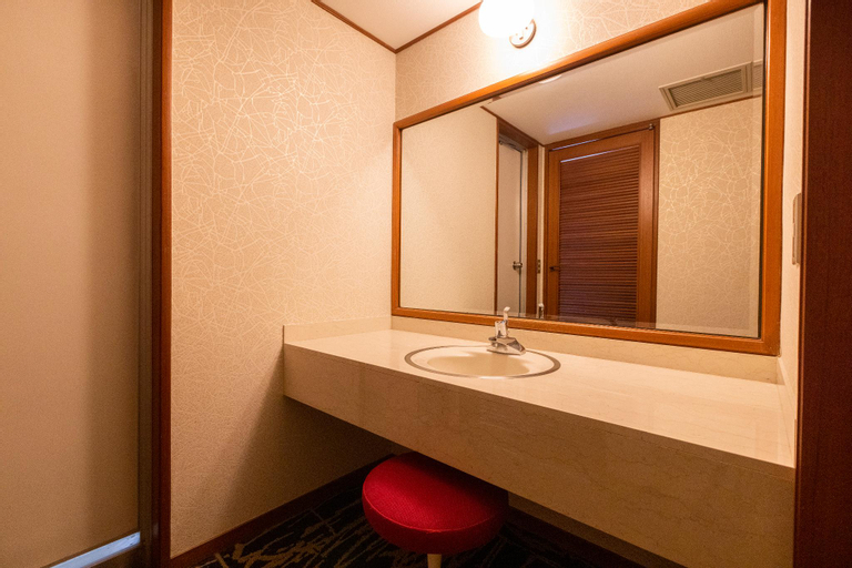 Bathroom 9
