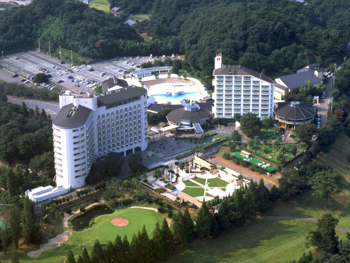 Exterior 1