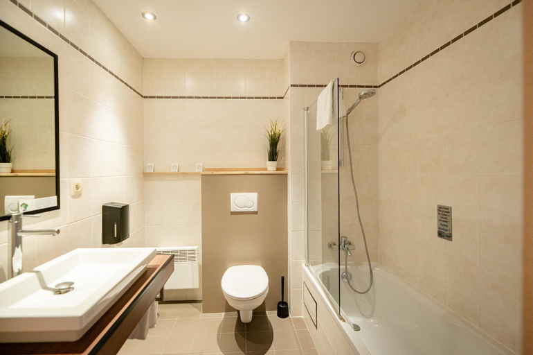 Bathroom 11