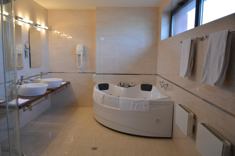 Bathroom 3, Hotel Presidivm Palace, Lovech
