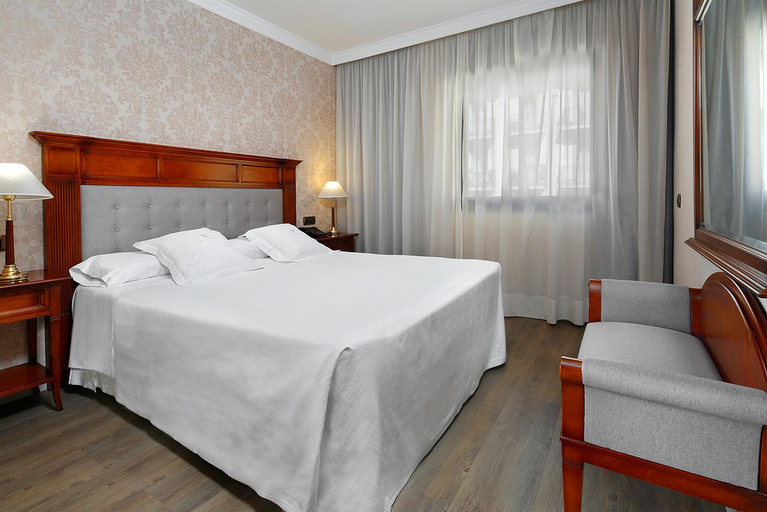 Bedroom 2, Apartments Hispanos Siete Suiza, Barcelona