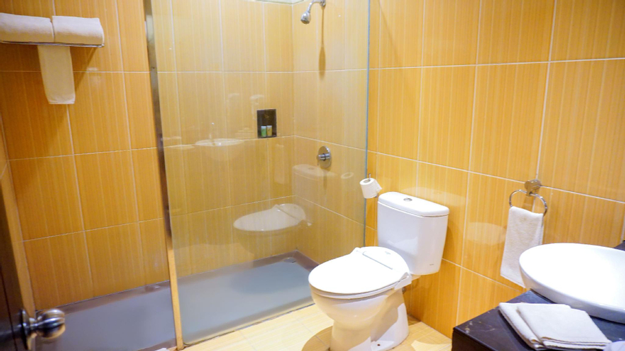 Bathroom 4