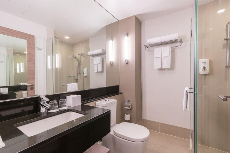 Bathroom 28