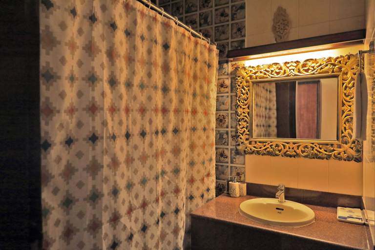 Bathroom 4, The Neeraj Ganga Heritage Palace, Garhwal