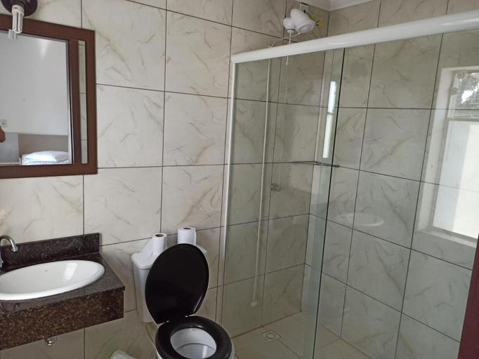 Bathroom 4, Iria's Hotel, Timbó