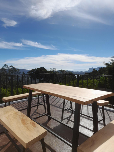 Others 5, BERALIYA COTTAGE, Nuwara Eliya