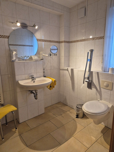 Bedroom 4, Hotel zur Waage, Euskirchen