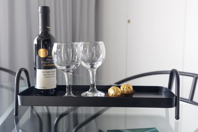 Food & Drinks, JLM Rooftop luxury apartment