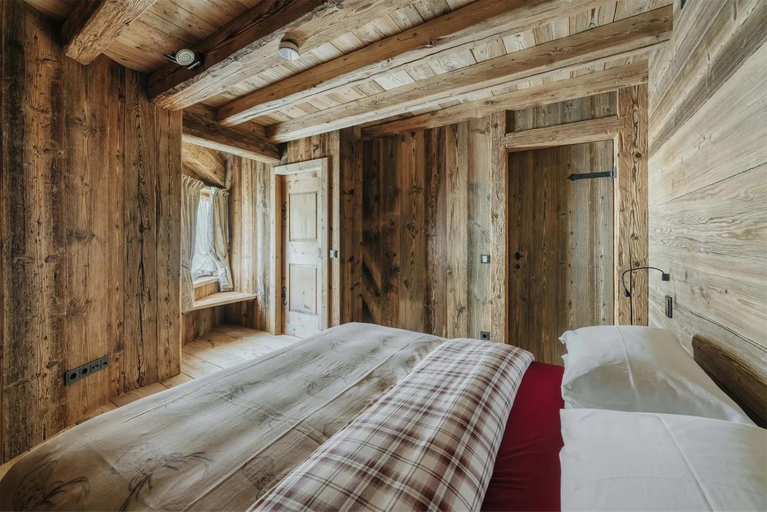 Others 3, Luxury Cortina, Belluno