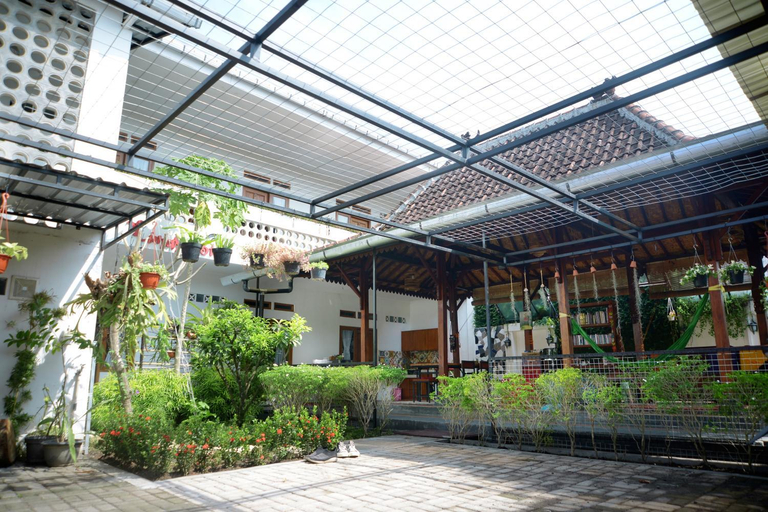 Exterior 12