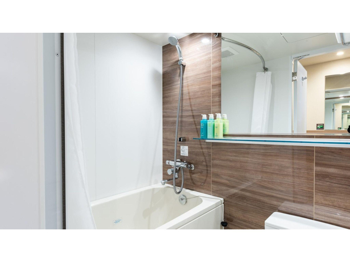 Bathroom 11