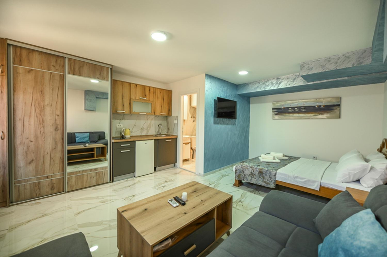 Others 3, Villa Lux Rajovic