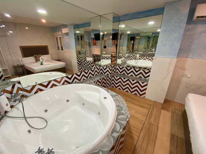 Bathroom 4, Hostal Avenida Andalucia - Solo Adultos, Sevilla