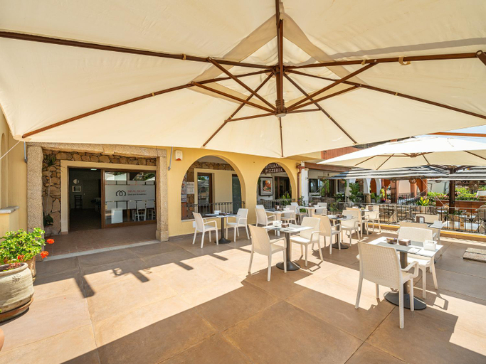 Food & Drinks 4, Simius Bay, Cagliari