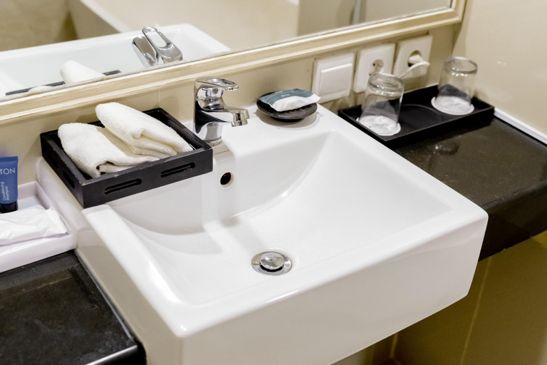 Bathroom 18