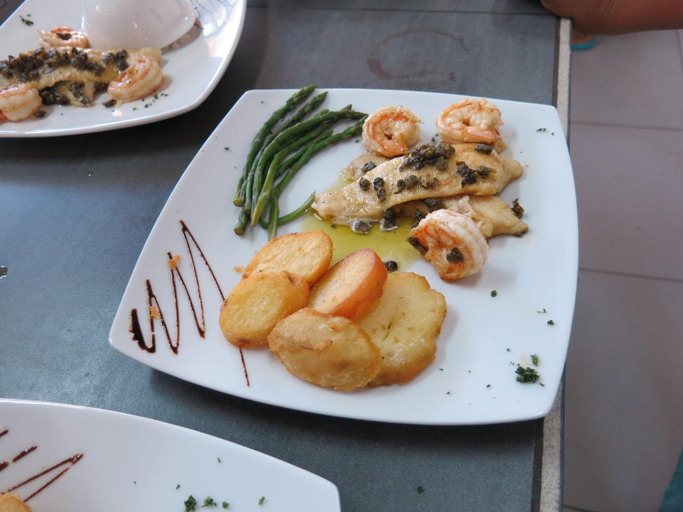Food & Drinks 3, La Posada De Los Tumpis, Contralmirante Villar