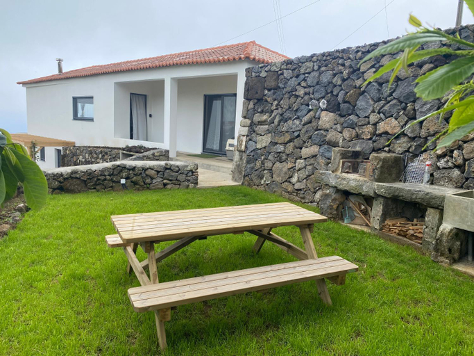 Others 5, LUZZ me - Casa das Doze Ribeiras, Angra do Heroísmo