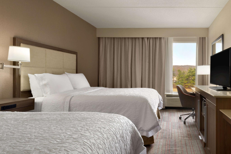 Bedroom, Hampton Inn Denville/Rockaway/Parsippany, Morris