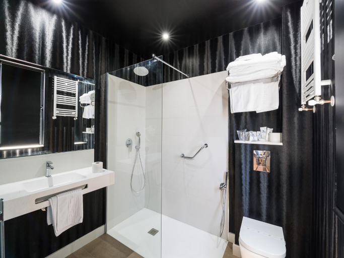 Bathroom 3, Hotel Astuy, Cantabria