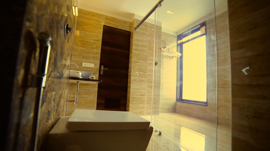 Bathroom 3, Love Kush Hotel, Ajmer
