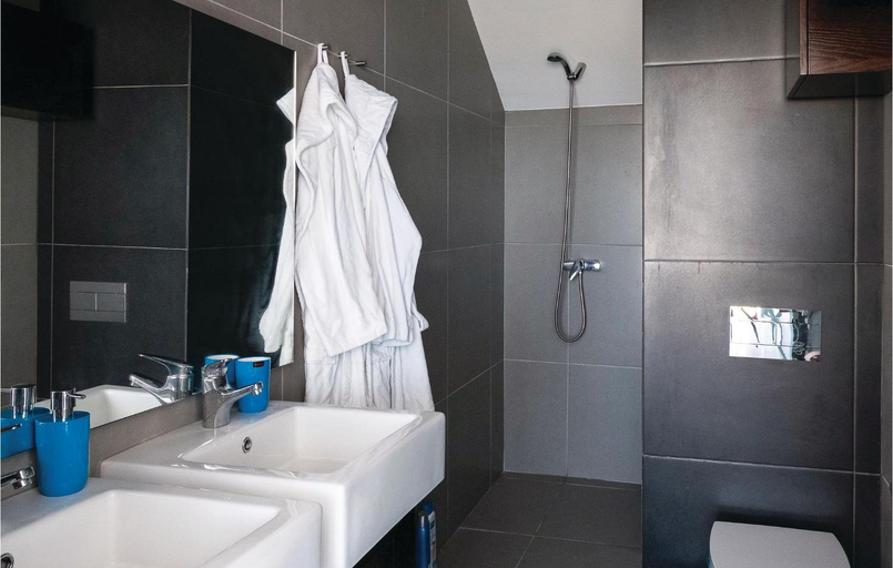 Bedroom, Stunning Home In Lourinha With House Sea View, Lourinhã