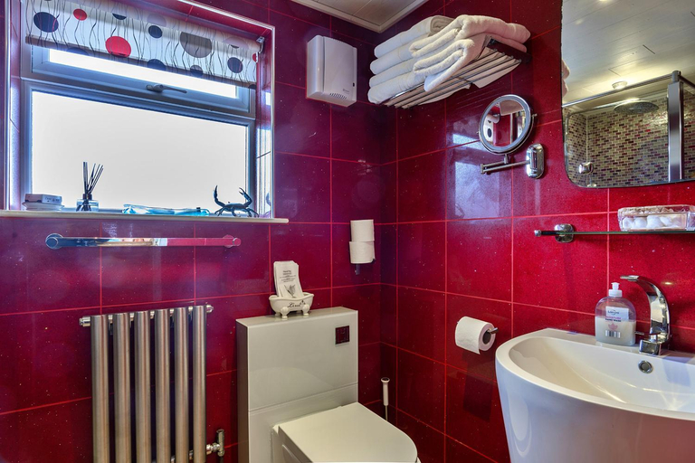 Bathroom, Finest Retreats - Treknow Summerhut, Cornwall