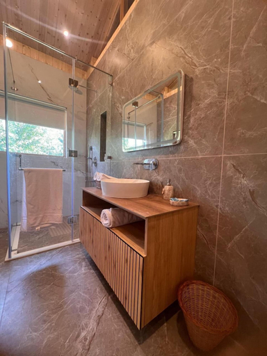Bathroom 3, Nigeen Vista Lakeside Chalet, Srinagar