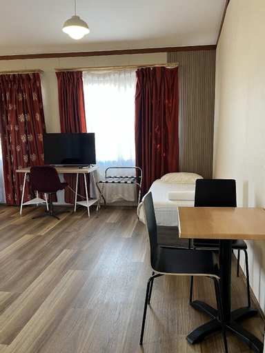 Bedroom 8