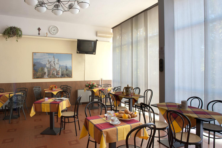 Others 4, Hotel Roma, Varese