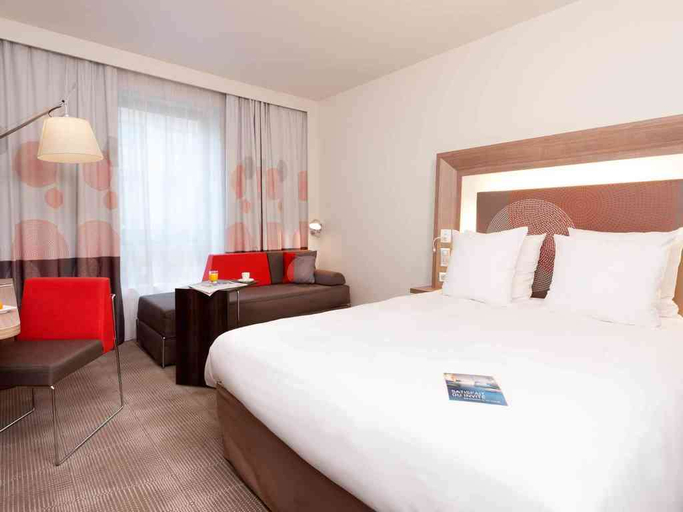 Bedroom 3, Novotel Paris La Défense Esplanade, Hauts-de-Seine