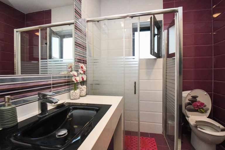 Bathroom 4, Nektarios & Eftychia Suites - Two Independent Apartments with Shared Pool & BBQ, Ionian Islands