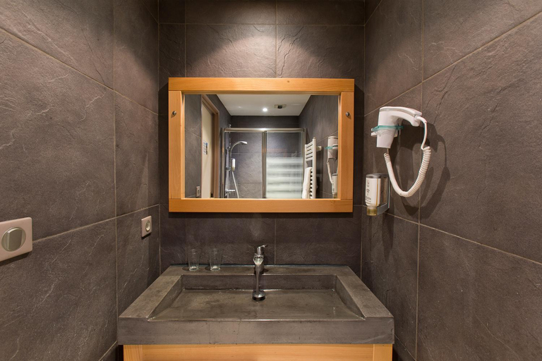 Bathroom 4, Hotel Tourmalet, Hautes-Pyrénées