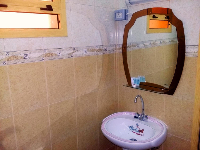 Bathroom 4, Shorfet Al Alamin Hotel, Al Hamra